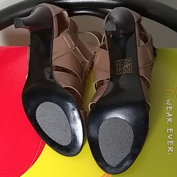 Shoes, Sandals, Gladiator Heels 3in, Size 10 - Picture 4 of 4